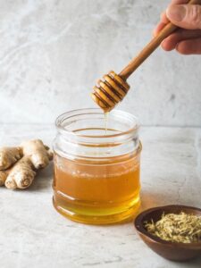 Ginger Honey Benefits: सर्दियों में सेहत का ख्याल रखते हैं अदरक और शहद
