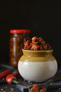 Types of Pickles: 6 तरह के चटपटे अचार, बढ़ा देंगे खाने का Taste