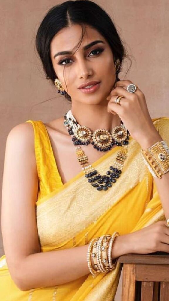 1361189 Meenakshi Chaudhary 9