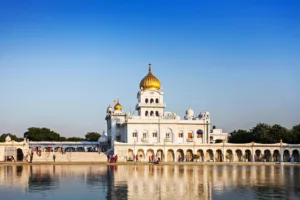 Guru Nanak Jayanti: गुरुपूरब पर दिल्ली के इन गुरुद्वारों पर जरुर टेके माथा, जानें इनका इतिहास