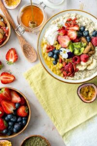 सर्दियों में Immunity बढ़ाने के लिए खाएं ये 9 Superfoods