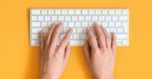 जानें कीबोर्ड पर QWERTY क्रम में क्यों हैं अक्षर?