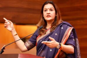 उद्धव ठाकरे के हेलीकॉप्टर की चेकिंग पर प्रियंका चतुर्वेदी ने प्रतिक्रिया दी, कहा- जवाब देना पड़ेगा