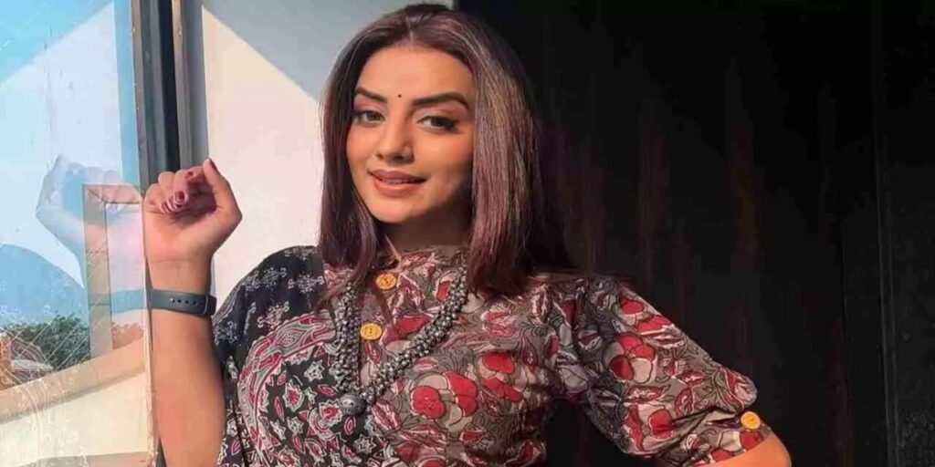 1362347 Akshara Singh