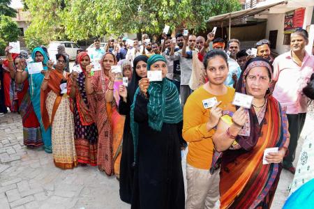 1362407 25polling station1