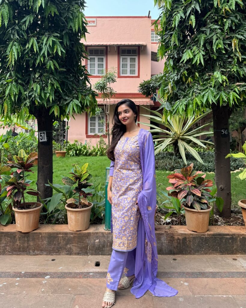1362921 anushkasen0408173124458634982556002884265701640808634 1