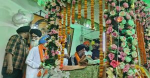 जम्मू-कश्मीर में नियंत्रण रेखा टीटवाल में मनाया गया गुरु नानक गुरुपर्व
