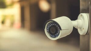 चोर को देखते ही गोली मारेगा ये CCTV कैमरा, जानिए विस्तार में