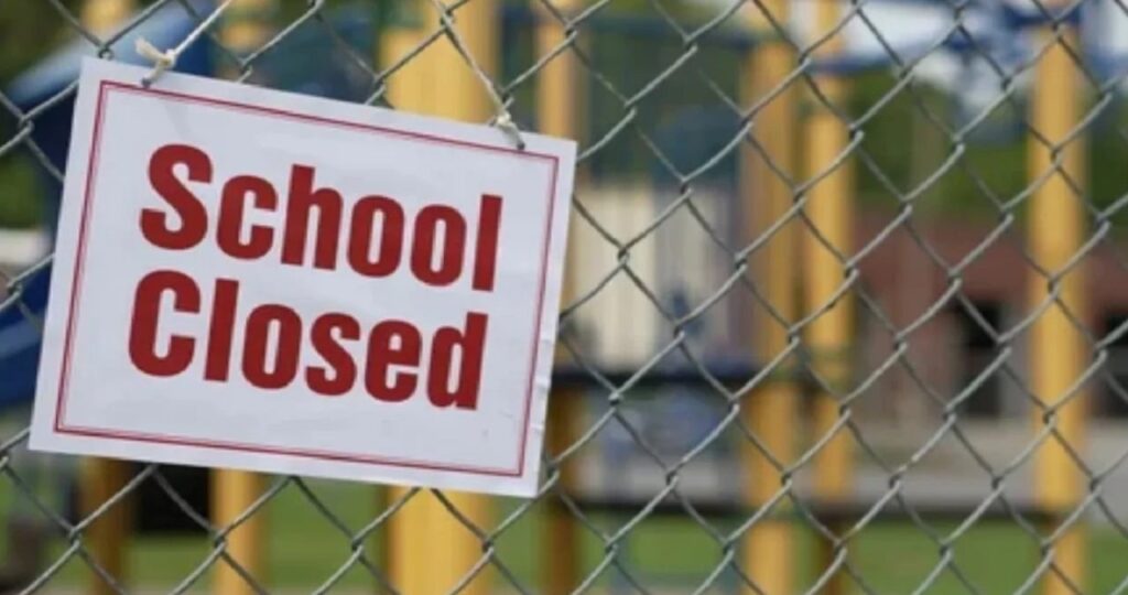 1364565 School Closed