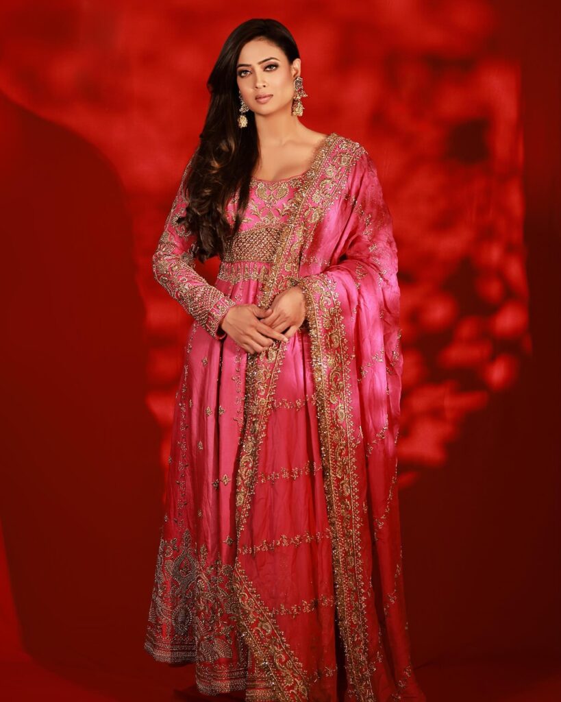 1364813 shweta.tiwari170918908733132406655023817041343411903