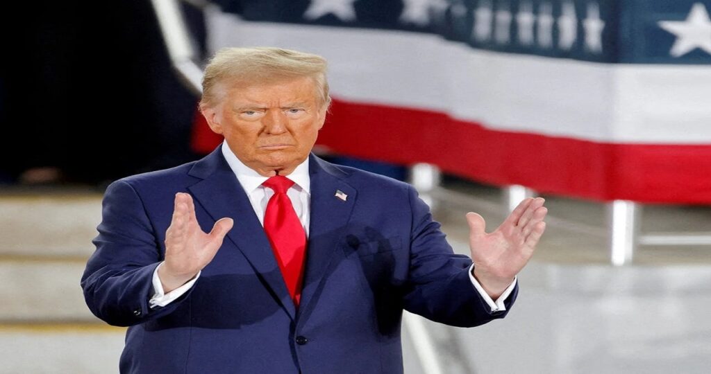 1364869 Trump