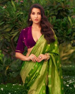 Contrast Blouse Design: फेस्टिव सीजन में ये कलर कॉन्ट्रास्ट ब्लाउज लगेंगे गॉर्जियस