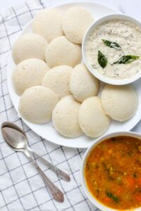 15 मिनट में तैयार करें Tasty इडली-सांबर