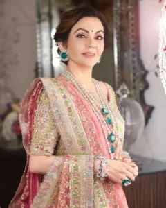 Soft makeup looks of Ambani ladies: दिवाली पर ट्राई करें अंबानी लेडीज के ये मेकअप लुक्स