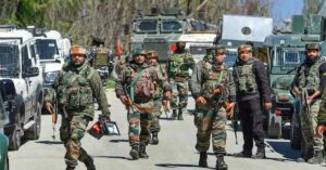 Gulmarg Terrorist Attack: गुलमर्ग आतंकी हमले में दो जवान शहीद, 2 पोर्टर ने भी गंवाई जान