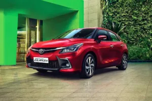 Toyota की ये गाड़ी दिखती है Baleno जैसी और देती है 30. 81 km का माइलेज
