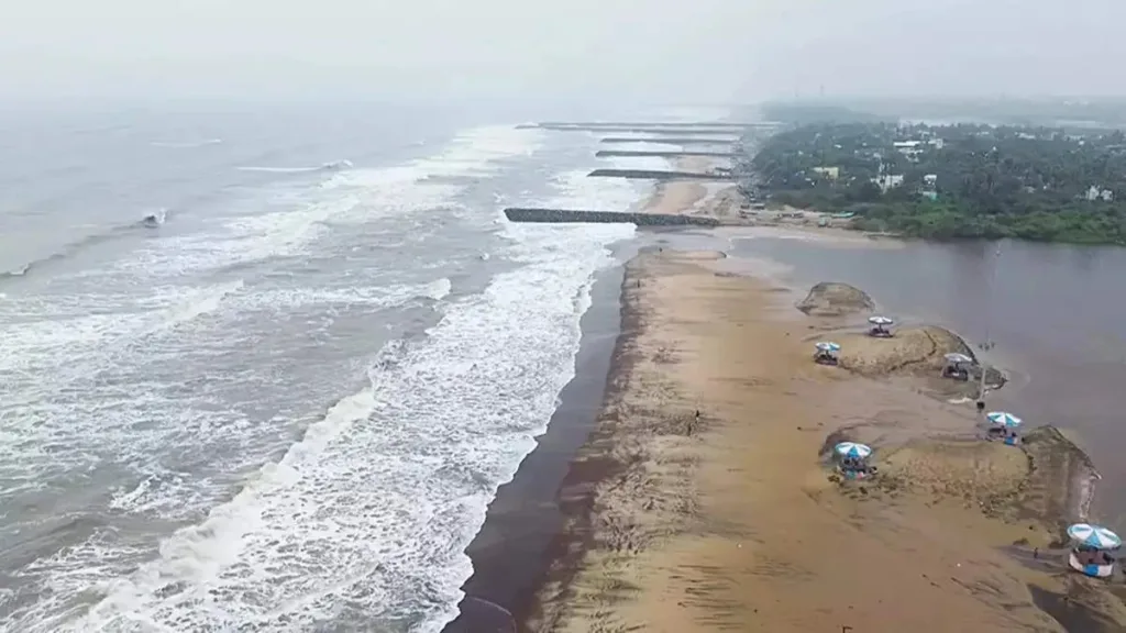 1366885 cyclonefengalupdate 1732970468