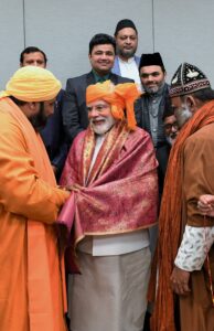 वो नेता और अभिनेता जो अजमेर दरगाह पर सर झुकाने गए थे