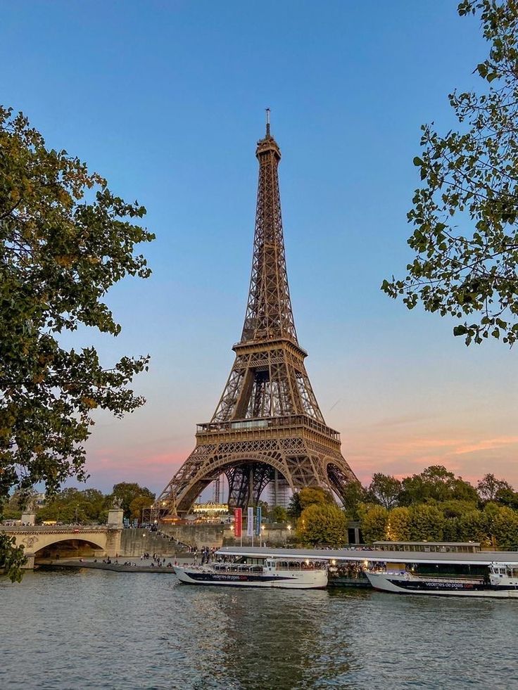 1367644 eiffel tower76