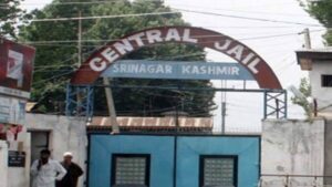 श्रीनगर सेंट्रल जेल में आतंकवाद के मामले में जम्मू-कश्मीर पुलिस की छापेमारी