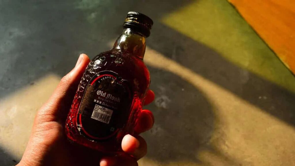 1368360 old monk RUM65