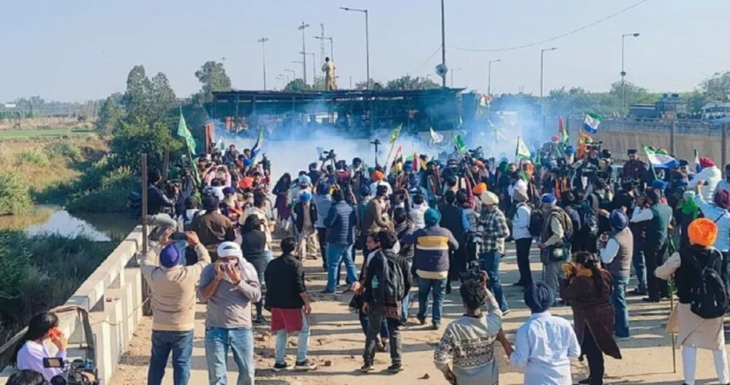 1369036 Police fired tear gas