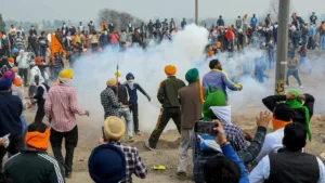 किसानों का दिल्ली कूच, पंजाब-हरियाणा सीमा पर तनाव, राजपुरा में बैठक