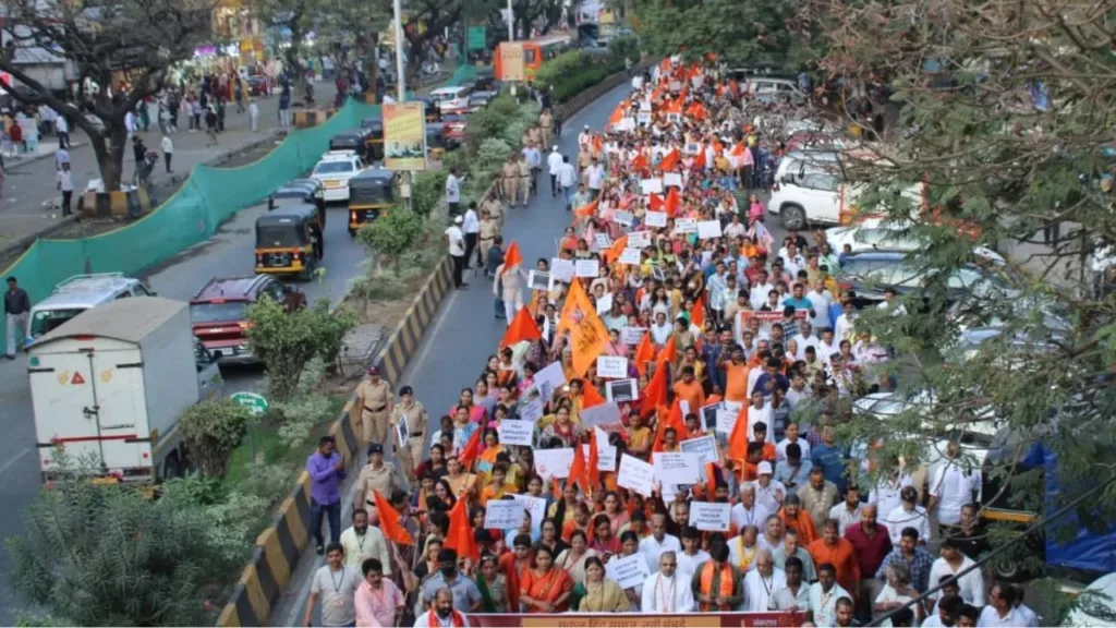 1369172 Hindu organizations took out a protest march in MumbaiVjpg 1280x720 4g