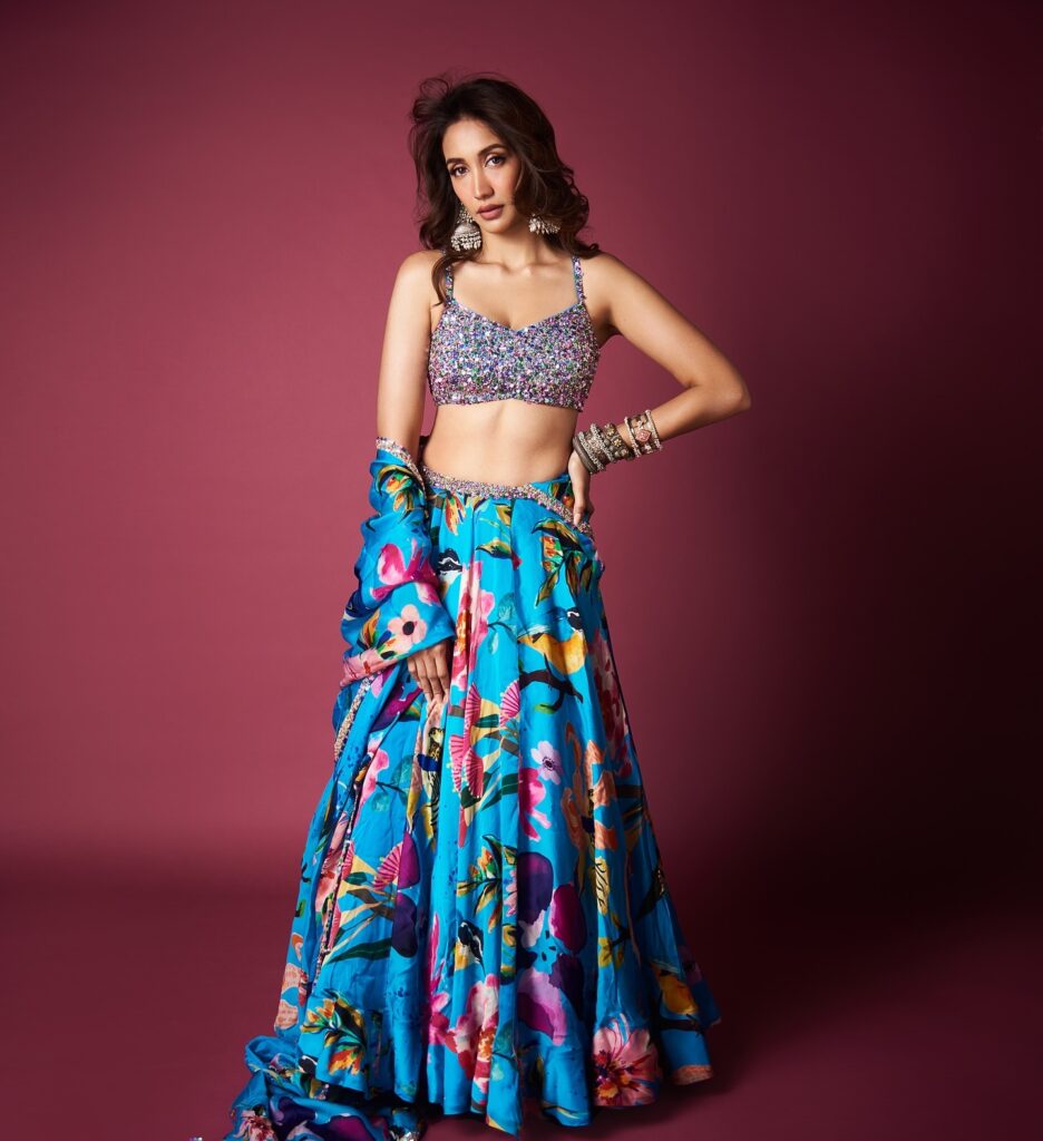 1369318 shreyachaudhry17186047183392224703748405120610301041