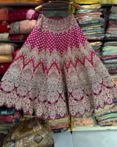 Lucknow Market: लखनऊ के इस मार्केट में मिलते हैं सबसे सस्ते ब्राइडल लहंगे