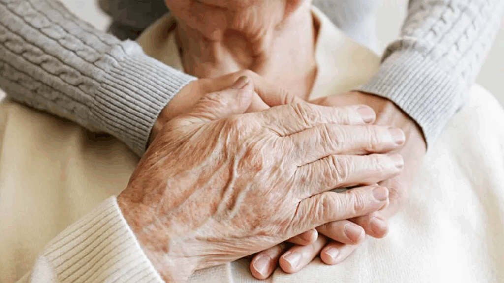 1369866 06102022 elderly india120023123053