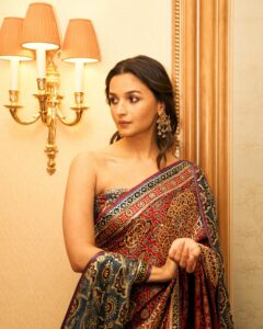 Alia Bhatt Saree Looks: इवेंट्स के लिए चाहिए क्लासी लुक तो आलिया भट्ट से लें साड़ी के आइडिया