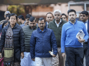 क्या दिल्ली के सभी वरिष्ठ नागरिकों का बिना वोटर कार्ड का होगा मुफ्त इलाज ?