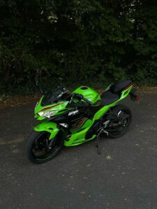 Kawasaki Ninja 400: 1 लीटर पेट्रोल में कितनी दूरी करती है तय