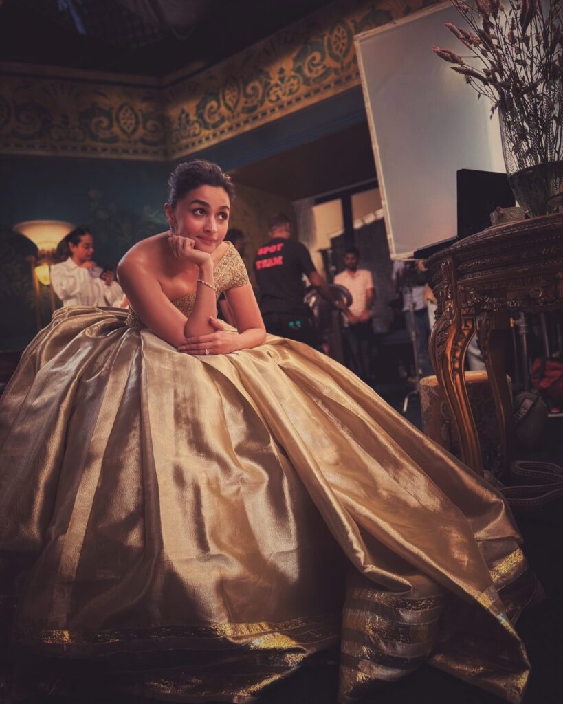 1372413 aliaabhatt17345791263526227748790744973259925762