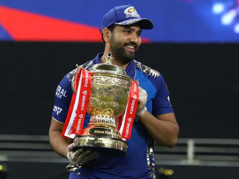 1372419 b8bkke5rohit sharma ipl trophy