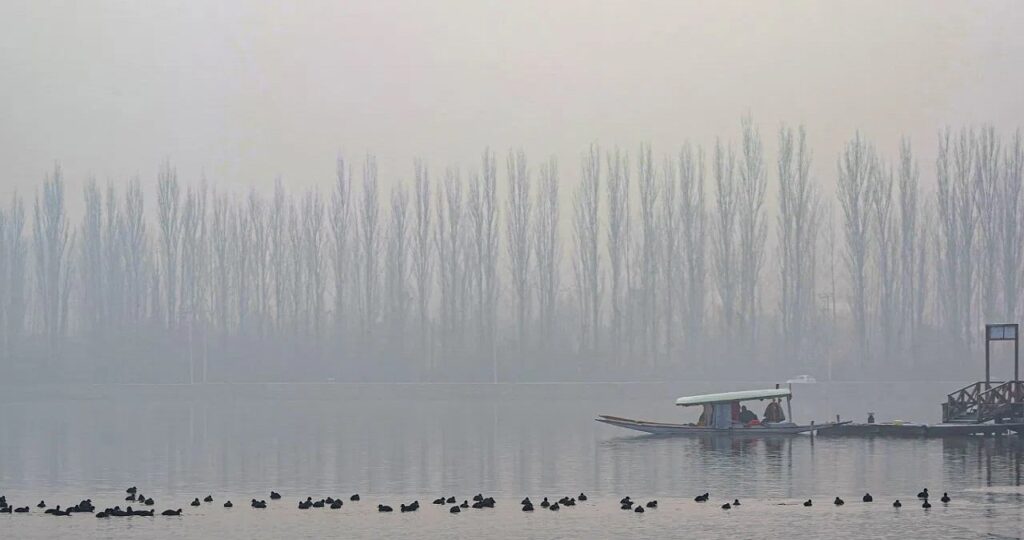 1372745 Kashmir Weather Update