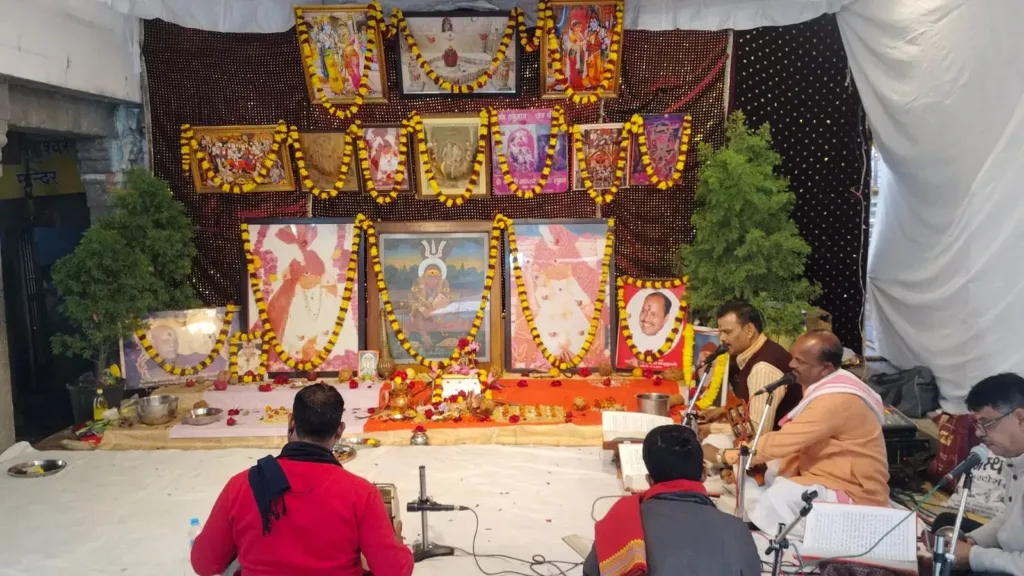 1373091 ujajana ma ab macaga hanamana ashhatama ka thhama akhada ramayanae va ramacarata manasa ka satha nata sa haga bb43fb7f25bee459a6d117f467c5618664