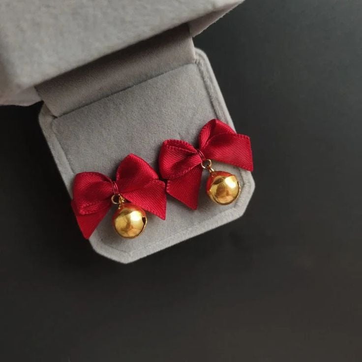 1373195 christmas earrings 8