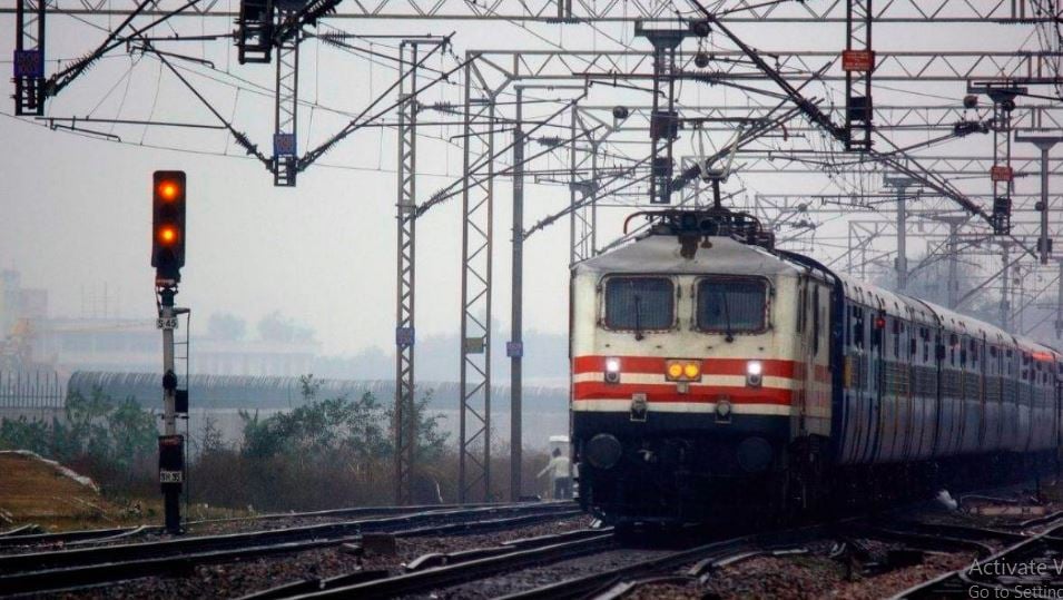 1373969 train