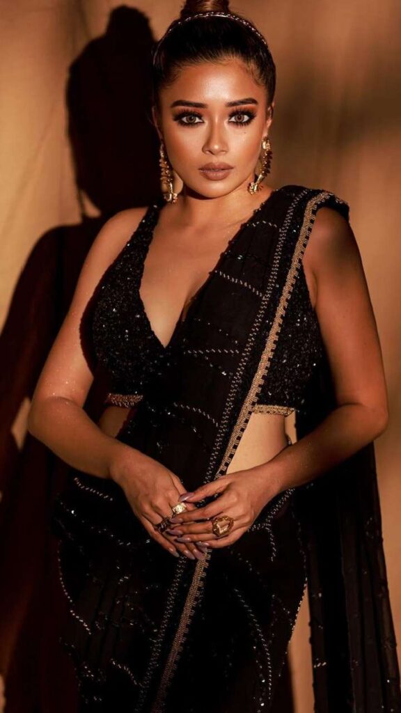 1374257 tina dutta 4