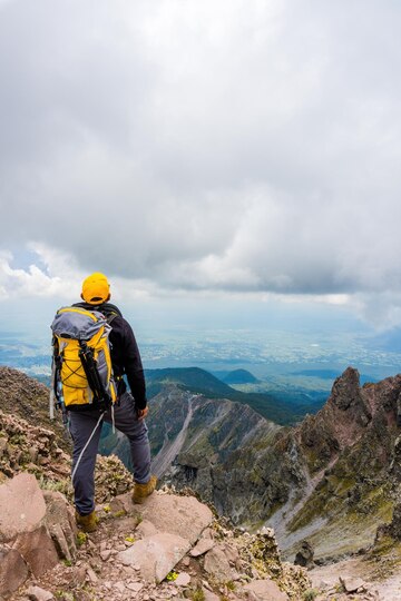 1374395 trekking 3