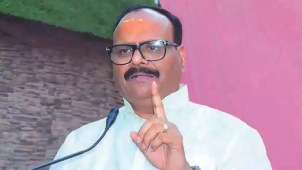 1374497 brijesh pathak 109473545