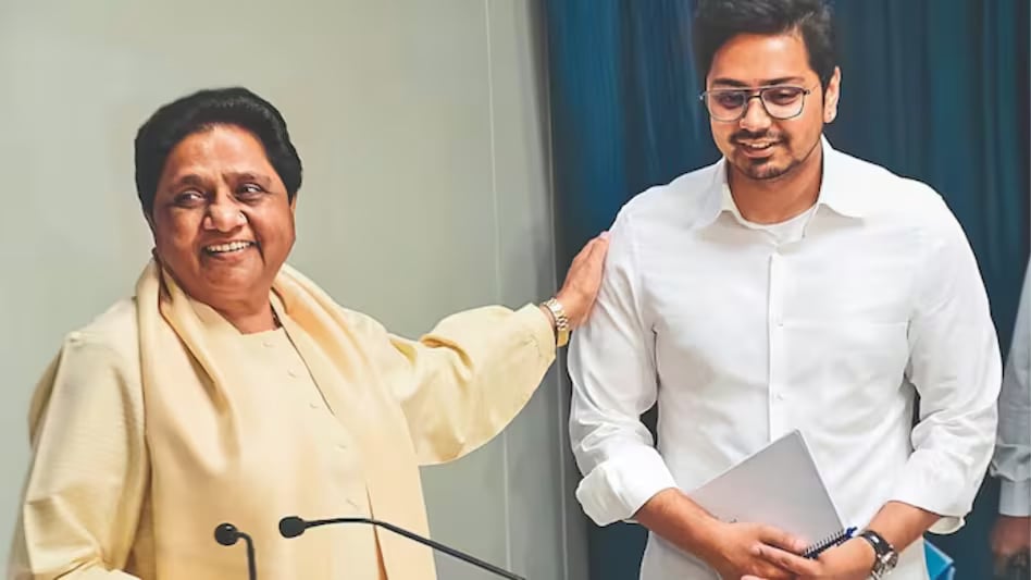 1374563 66ea27dd41be5 mayawati with her nephew akash anand 180740452