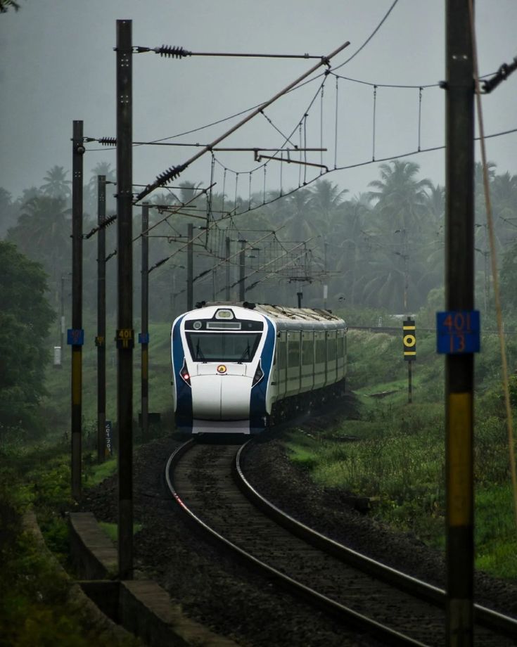 1374777 Train 18 Vande Bharat