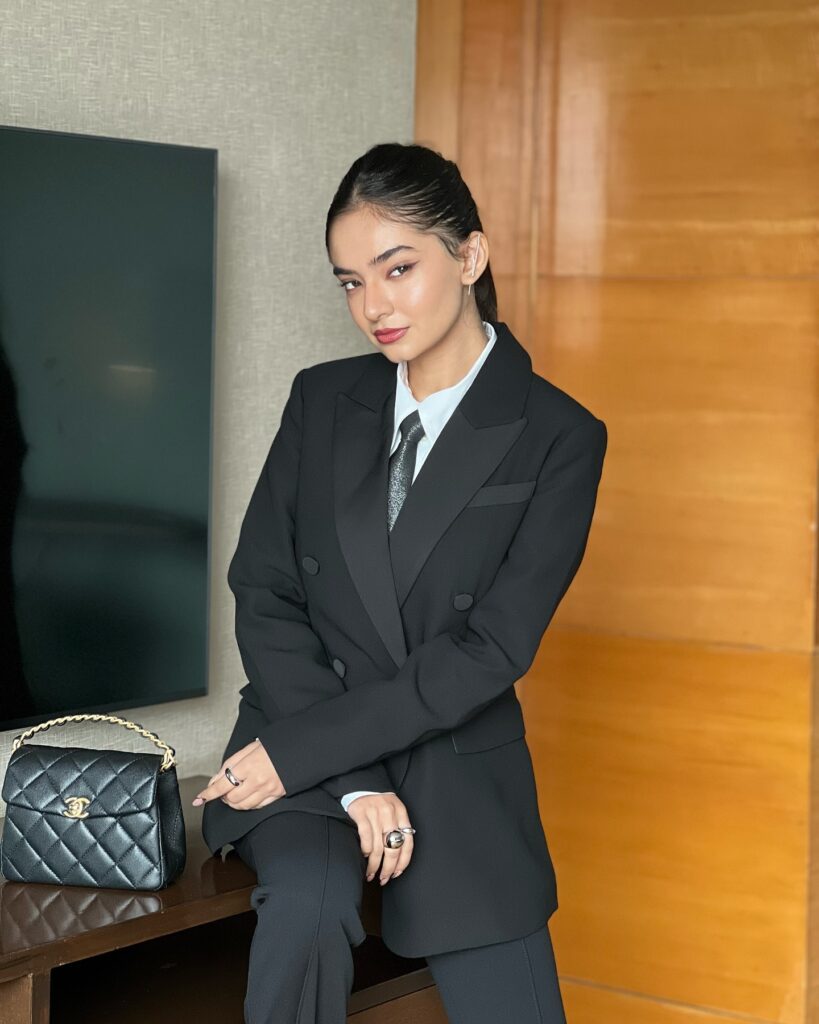 1375109 anushkasen0408173226868335068463525598712031640808634