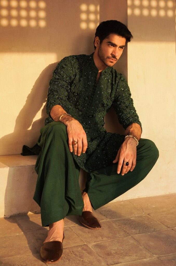 1375137 Brocade kurta and churidar