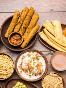 सर्दियों में Must Try करने वाले 10 फेमस स्ट्रीट फूड्स