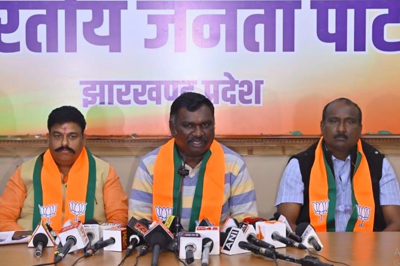 1375881 bjp