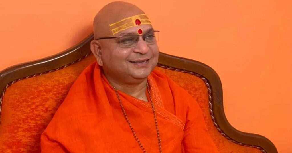 1376767 Mahamandaleshwar Swami Balakanand Giri Maharaj of Anand Akhara